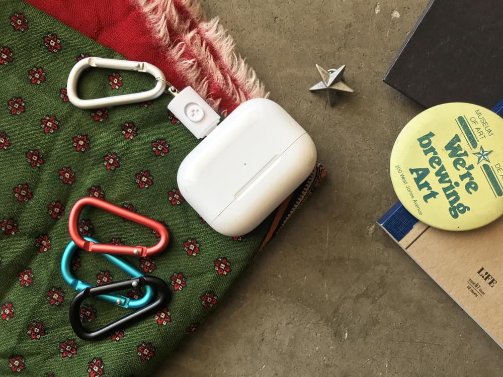 AirPods / AirPods Pro用 カラビナ付ホルダー